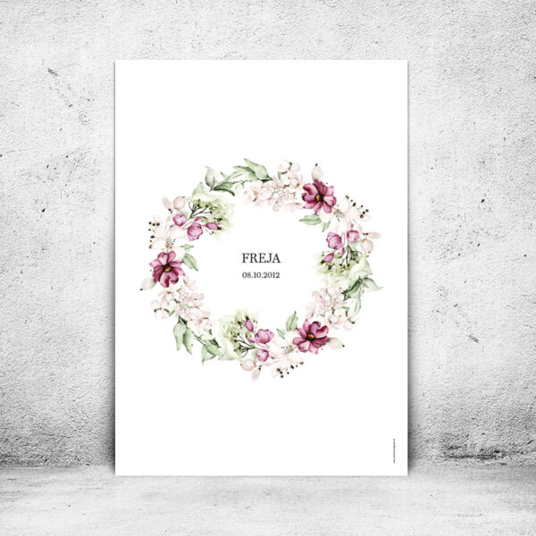 viser rektangulær navneplakat med rosa blomsterkrans med tekst fra www.plakatcompagniet.dk